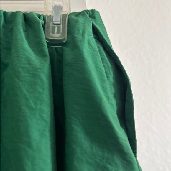 Zara green bubble midi skirt with pockets - Picture 3 of 4